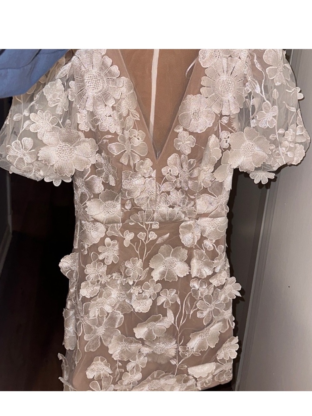 Elliatt Zayla White 3D Floral Mini Dress - Picture 5 of 6